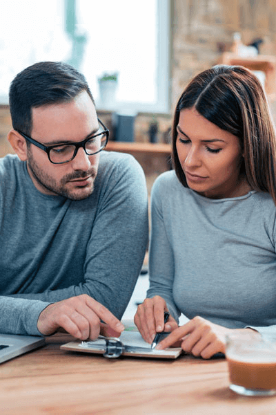 Making a Will_choosing a will couple01